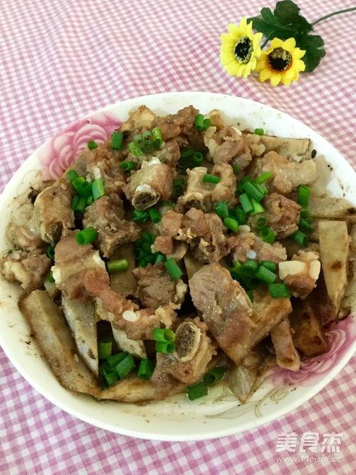香芋蒸排骨的做法视频,芋香浓郁，肉质鲜嫩，简单易学的家常美味